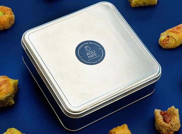 آدلی-کافه-1-900x685